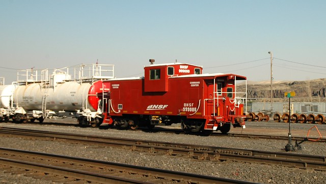 BNSF 999000 caboose Fire Train