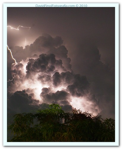 storm clouds 50mm pentax venezuela zulia bolt tormenta thunderstorm lightning thunder trueno maracaibo truenos relámpagos electricalstorm cloudsstormssunsetssunrises davidfinol relápago tormantaeléctrica smcfa50mm114pentax