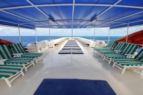 KM Raja Manta - Sundeck