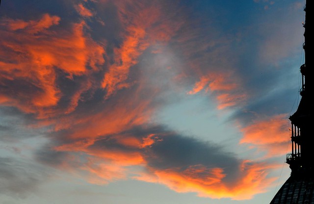 Mole Antonelliana e nuvole rosse