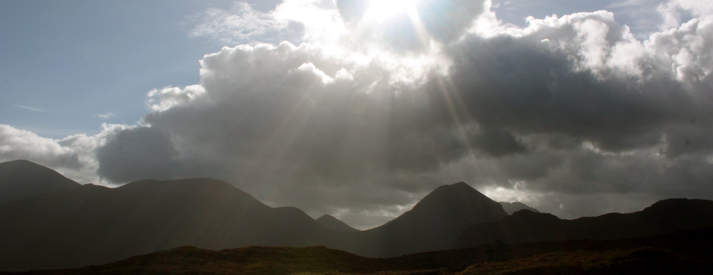 Rays of light over the Red Cuillin