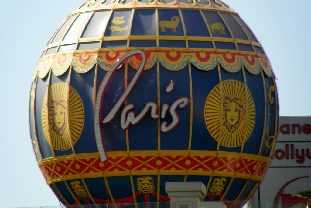 Paris L.V.