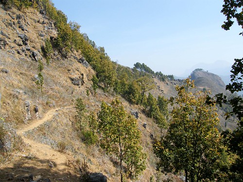 nepal mountains trekking track himalayas bandipur theindiatree