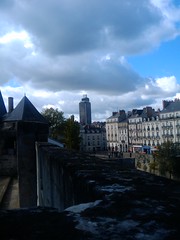 La Tour de Bretagne vue depuis les fortifications du château des ducs de Bretagne