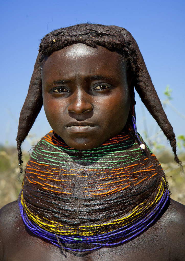 Ангола племена. Африканские женщины. Африканские племена. Женщина с африканского племени. Африканские жители.