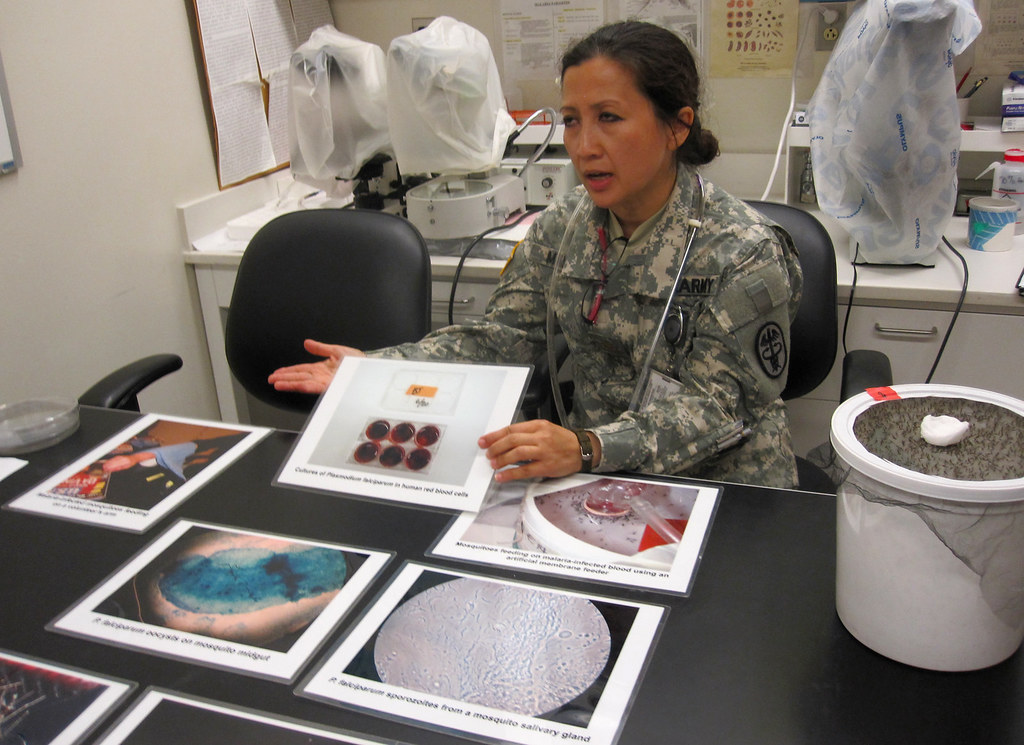 Lab Walter Reed Tropical Medicine Course 2010 | The bio lab at Walter Reed A… | Flickr