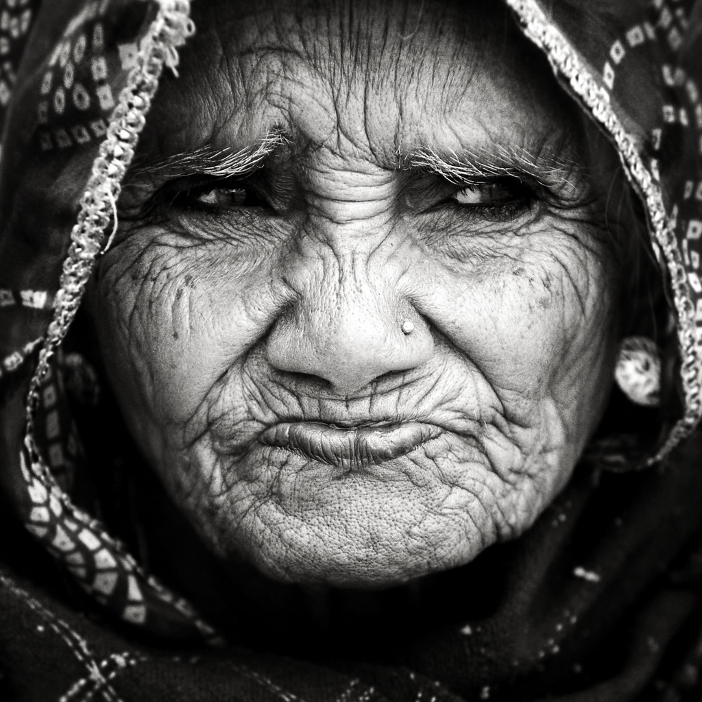 Мохнатка бабушки. Лицо старухи. Старая женщина. Старое лицо. Старушечье лицо.