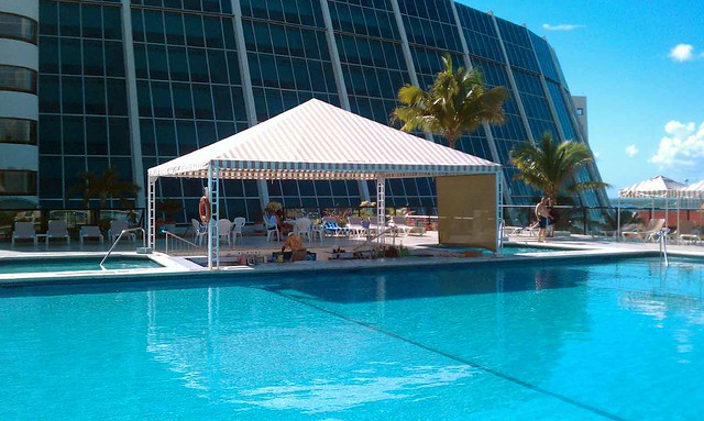 Swim up Bar in Cancun