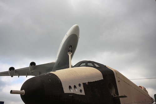 Soviet Shuttle Buran and Lufthansa 747 | by murray.duncan
