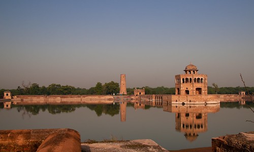pakistan reflection heritage history monument water nikon passion historical minar farhan hiran sheikhupura flickraward d300s
