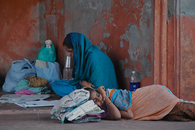 Homeless Women, Jama Masjid Mosque, Delhi