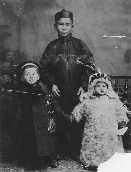 Max and Fannie Shifrin with Chinese servant, Harbin, China… | Flickr