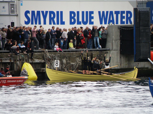 Happy Gold Winners and Faroese Champions in 6-mannafor Women at the Olavsoka Boat Race 2010