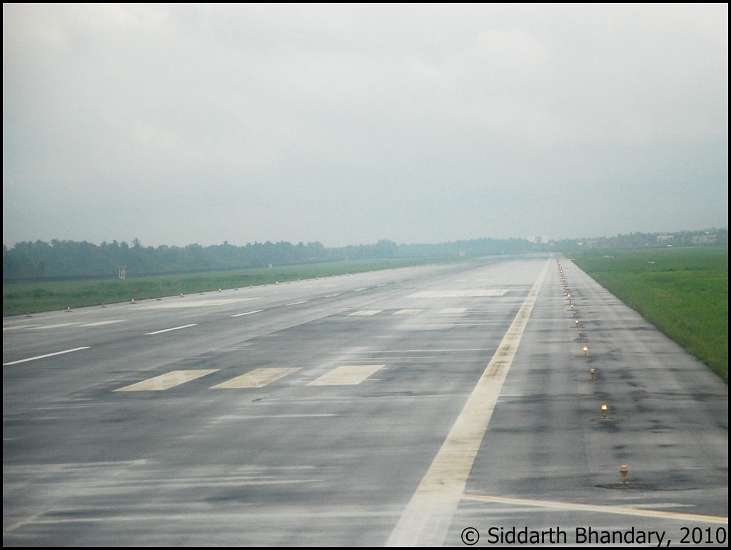 Runway 09 at Cochin
