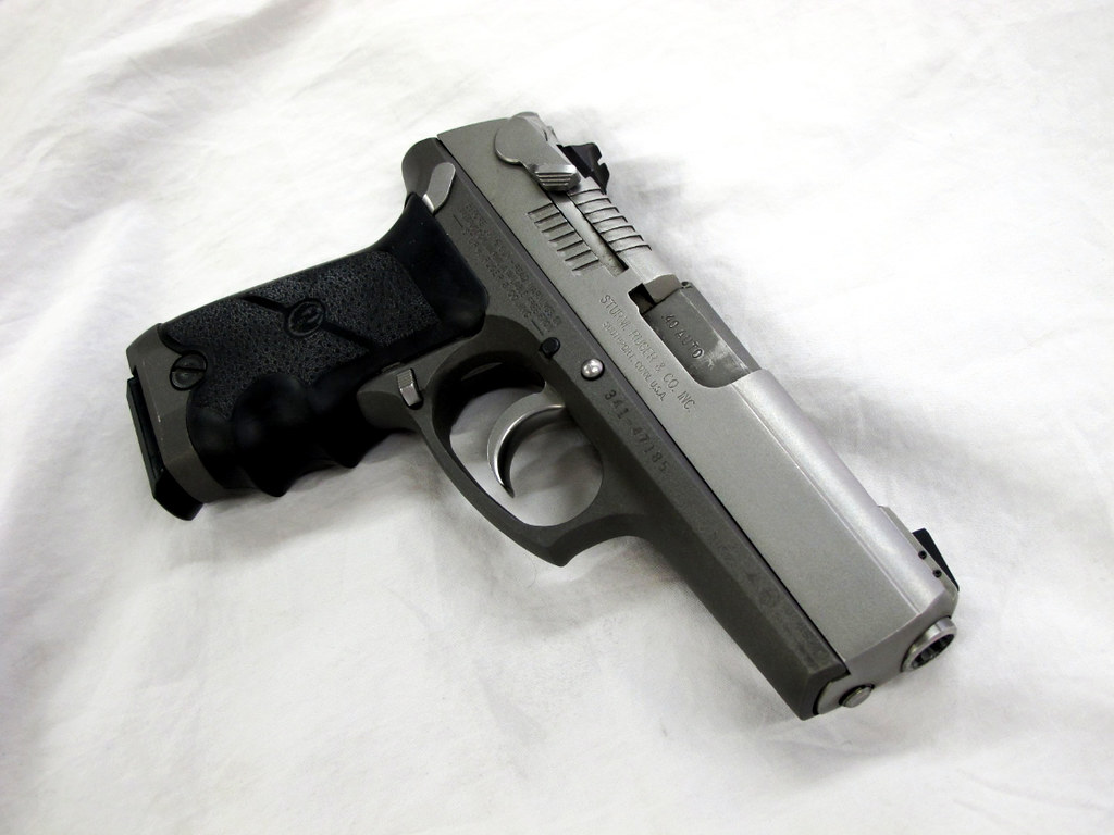 RUGER P94 40 cal.
