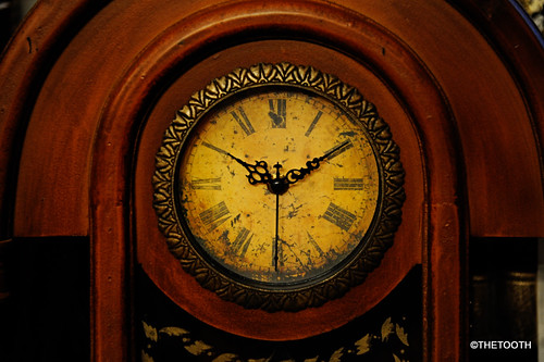 Old Clock | by THETOOTH