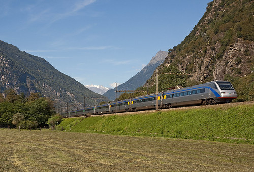 railroad alps switzerland ticino railway trains svizzera bahn alpi mau ferrovia treni gotthard pendolino gottardo etr470 nikond90 elettrotreno ec18