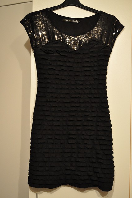 DSC_0376 | #133-sequin ruffle dress size 12 from new look Gu… | Flickr