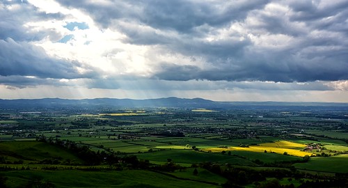 bredon hill cotswolds clouds sky landscape weather grey fields countryside paysage uk champs nature