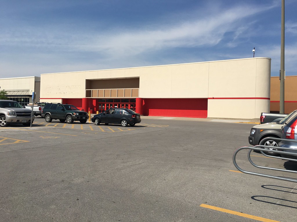 Target - Southridge Mall - Des Moines, Iowa - Nameless! - a photo on ...