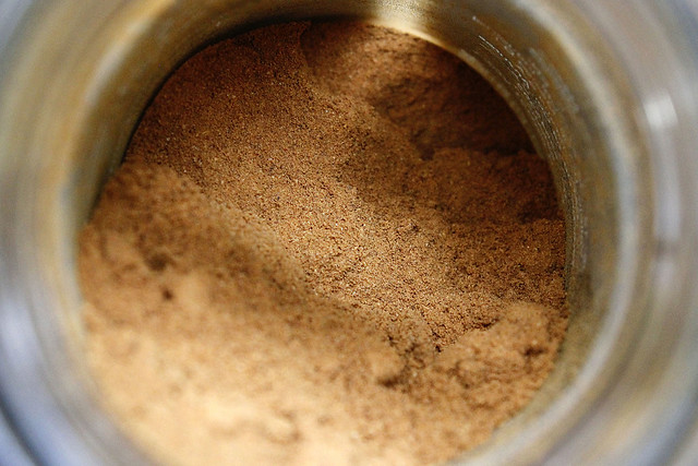 canela -- cinnamon