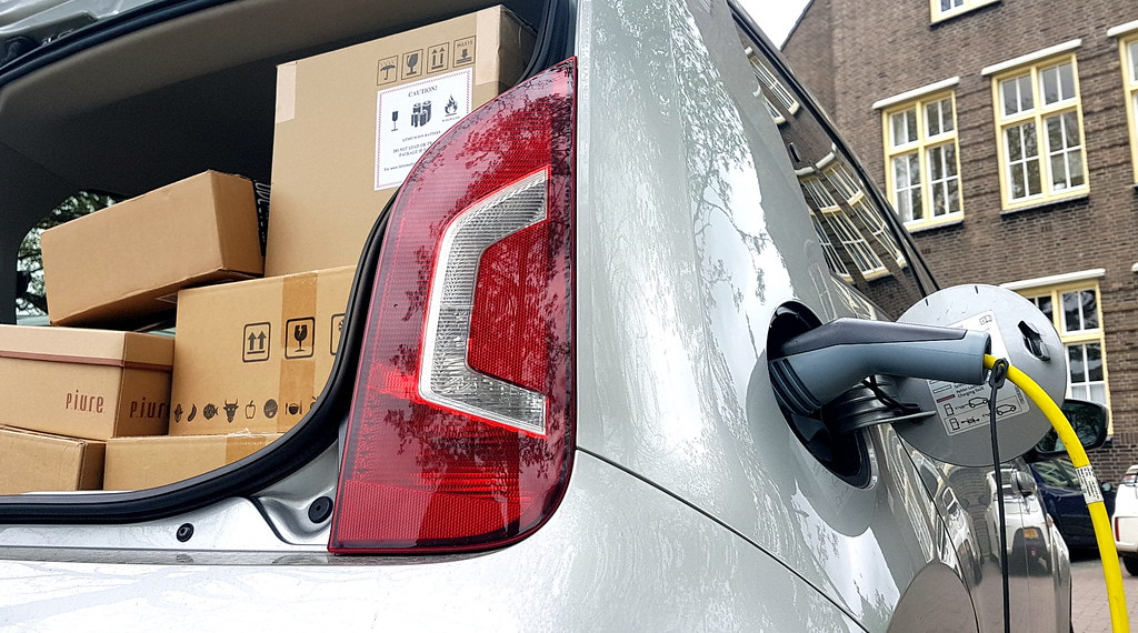 E Auto Loading Loading Loaded Volkswagen e-up! | Electric vehicles, or EV's… | Flickr