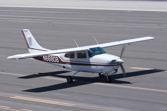 Private (Air Spacers) Cessna 210L Centurion N668DB