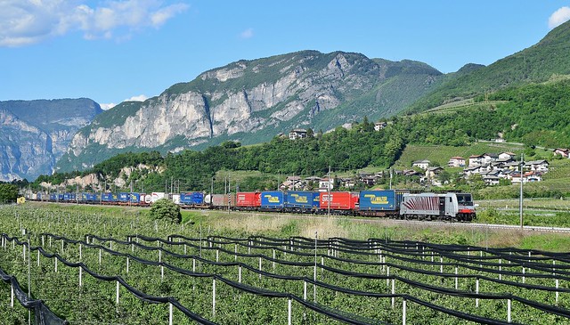 Rail Traction Group Class 186 Traxx_Lavis, Italy_050517_01