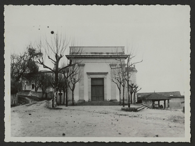 Le temple de l'Eglise réformée vers l'année 1900. Au fond, à gauche, l'amorce du Petit Séminaire, dans ses bâtiments fut aménagée l'actuelle caserne de gendarmeri après la Loi de séparation des Eglises et de l'Etat
