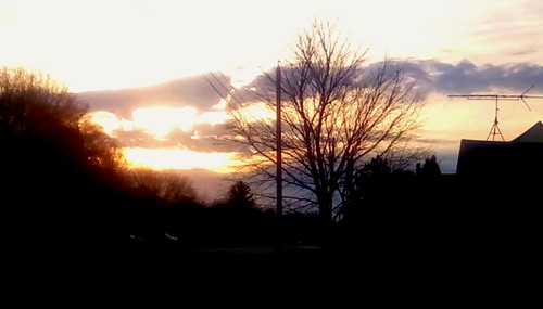 dawn early morning sky clouds sunlight neighborhood menominee uppermichigan flickr365