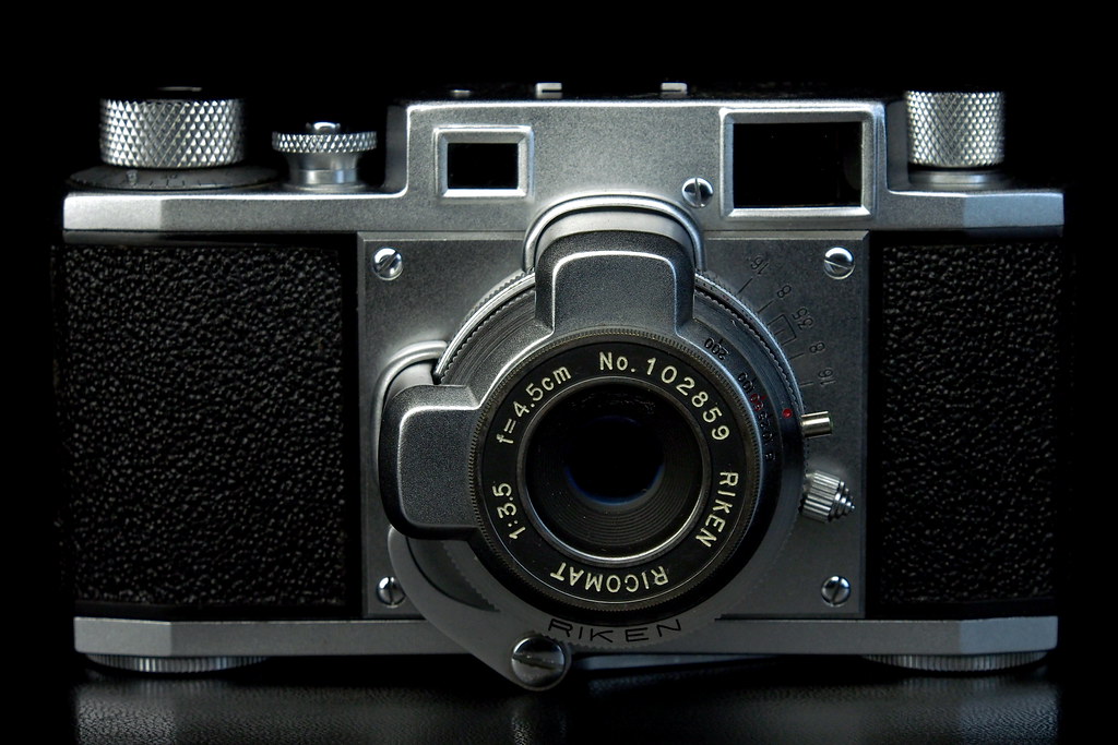 Ricoh 35 | Ricoh 35 Rangefinder Camera with a Riken Ricomat … | Flickr