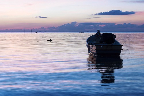 sky clouds twilight sunset blue pink reflection boat ocean sea landscape seascape thailand asia kohphangan nikon nikond750 nikkor283002835 gazzda hrvojesimich