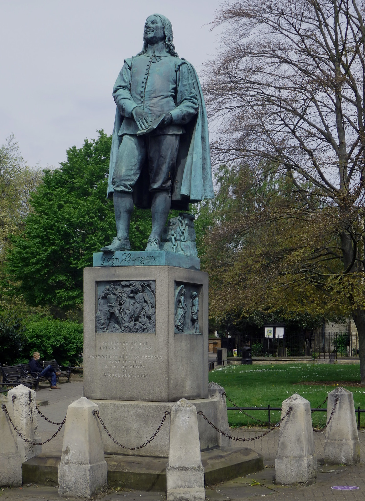 Statue of John Bunyan
