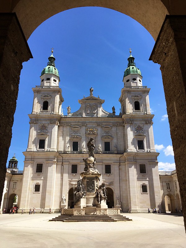 Salzburg cathedral seen "through the keyhole"