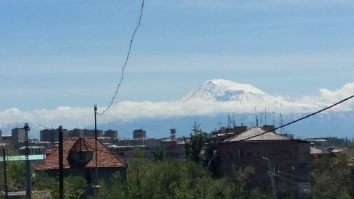 yerevan ararat mountain mount masis sky blue bluesky may sunny sunnyday clouds cloudy cloud house day