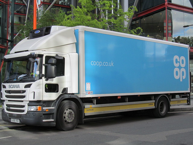 ..RDC lorry delivering at Sumner Street Co-op, Southwark (May17)