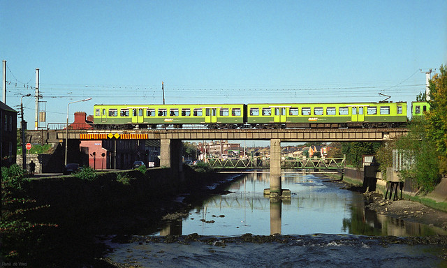 2 x DART 8100 treinstel naar Howth - Dublin north wall