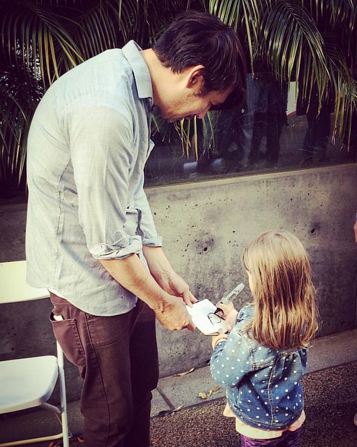 Barry with a young fan in San Francisco, California.