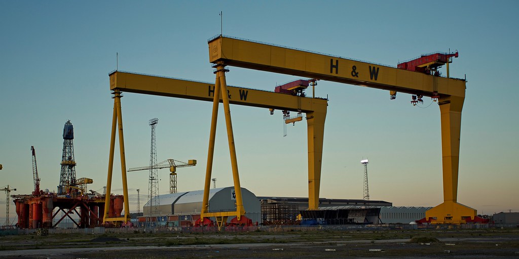 Hc Oil Rig H&W and oil rig | Dee | Flickr