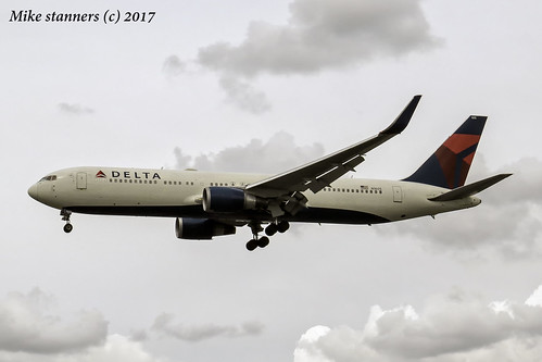 N1605 ,LHR 22.5.16 | by Mike stanners
