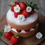 strawberry and raspberry cake