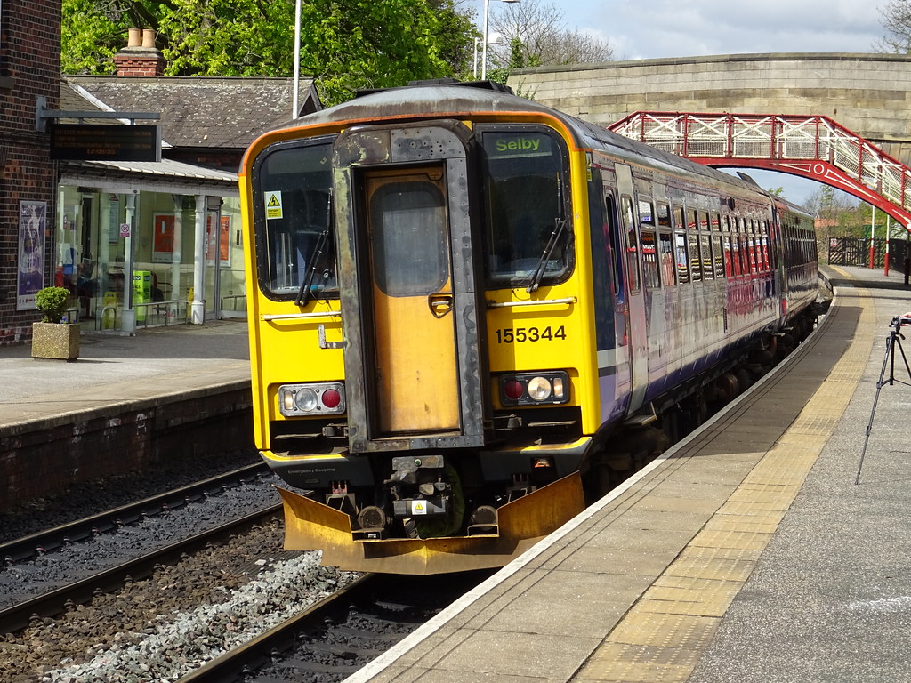 Northern 155344 @ Garforth | Northern Class 155, 155344 depa… | Flickr
