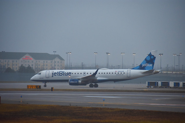 JetBlue Airways –  Embraer ERJ-190AR N323JB @ Buffalo Niagara