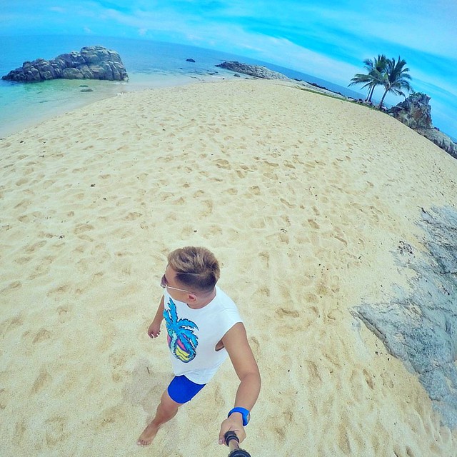 Lets try to explore what this island has to offer... #NasirikIsland                            . . . . . . . . . . . . . . . . . . .           #Quezon #Palawan #Philippines #XaveeInQuezon #SummerNiXavee17 #TheDentistIsOut #ByaheeNiXavee  #GoPro #GoProPH #