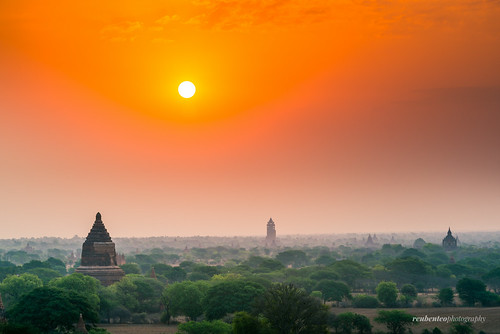 trees sunset heritage history nature sunrise temple dawn pagoda twilight asia southeastasia dusk burma stupa buddhist culture buddhism civilization myanmar plains burmese pagan bagan meru