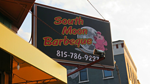 southmoonbarbeque bbq restaurants bars sandwich il illinois ruraltowns smalltowns twilight sunset