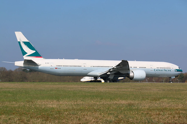 Cathay Pacific Boeing 777-300 B-KQY