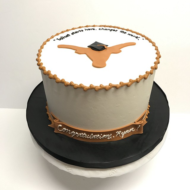 Longhorn graduation cake #longhorns #graduationcake #Hookem #UT