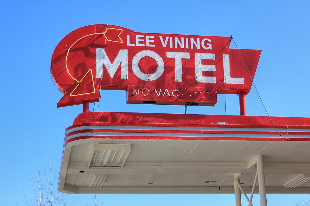Lee Vining Motel | 51439 . 395 Lee Vining, CA | M&J | Flickr