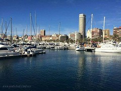 Otro precioso día en #LaMillorTerretadelMón #GentedeAlicante! :sun_with_face: Bon Día a Tots Familia desde el puerto de #Alicante :boat: :wink: #Alacant  #Alicantecity #igersalicante